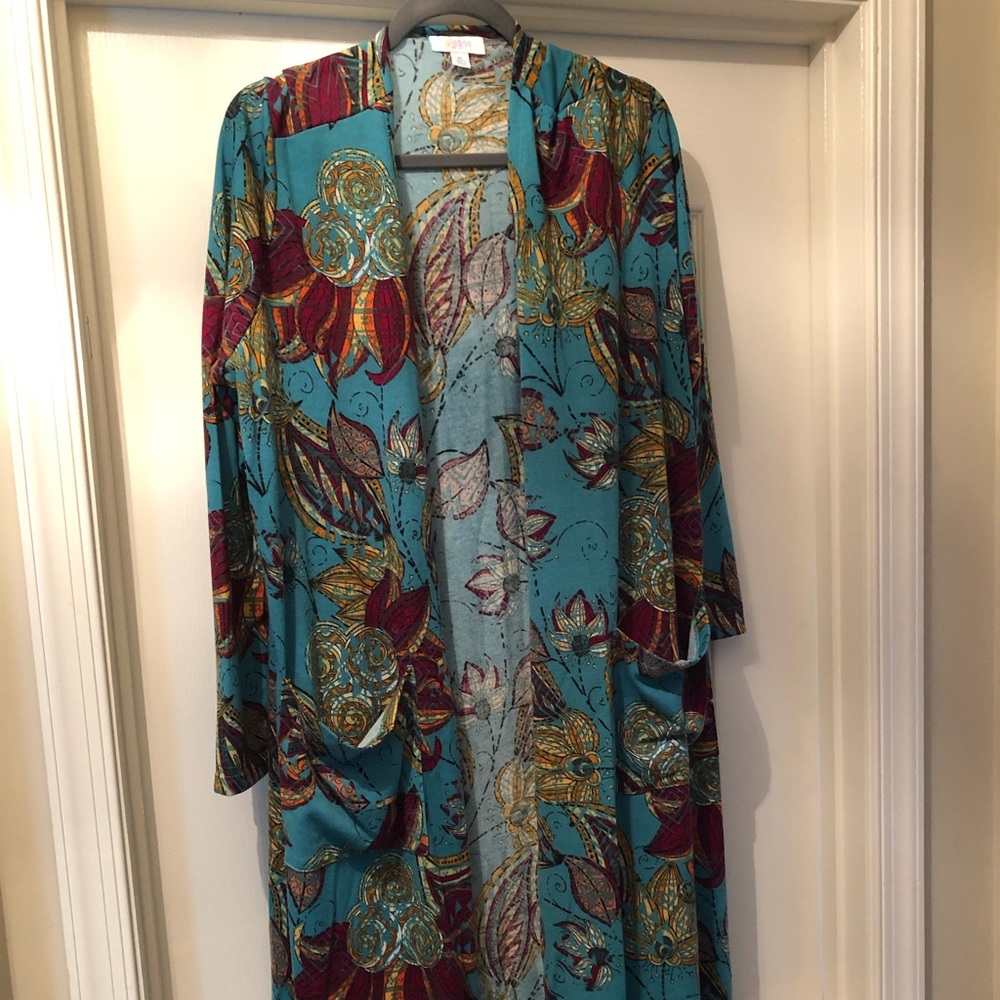 Beautiful floral LulaRoe Sarah